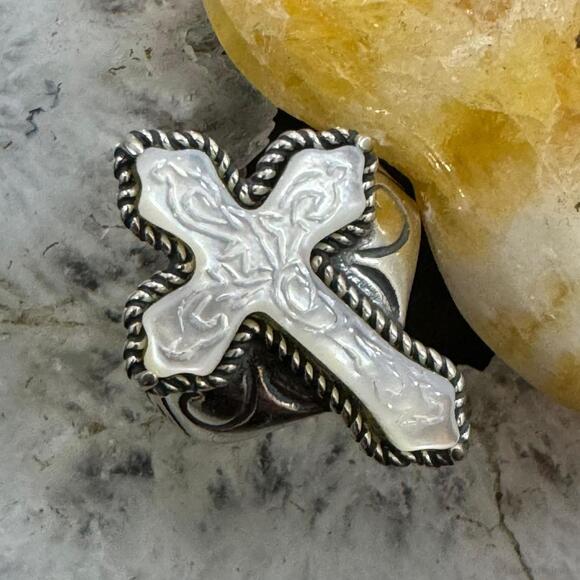 Carolyn Pollack Sterling Carved Mother of Pearl Decorated Cross Ring For Women - Picture 1 of 10